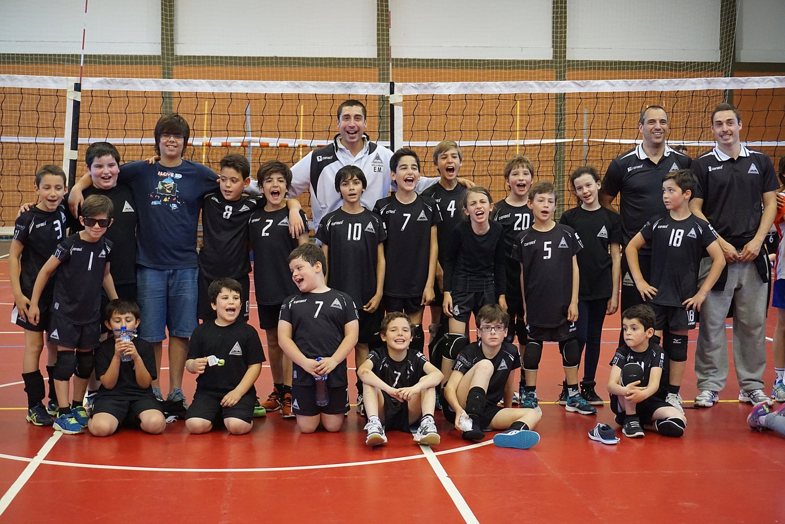 Voleibol: Mochinhos vencem jornada dupla