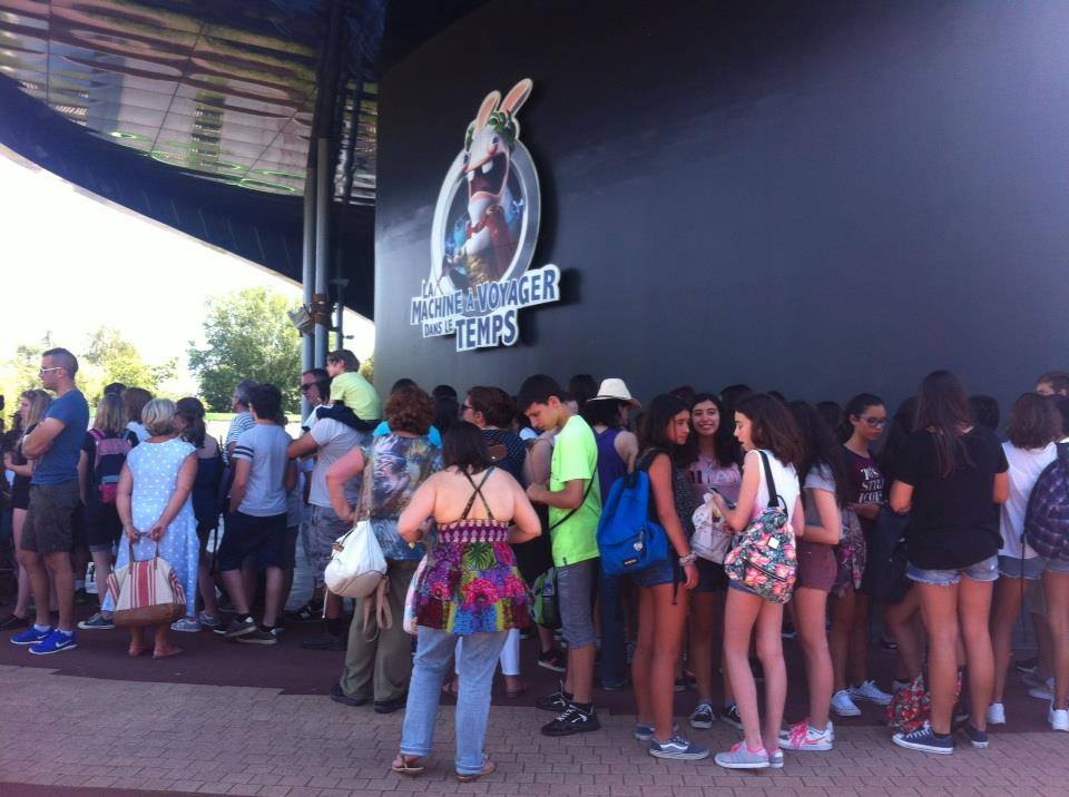 83 alunos de Espinho estão em visita a França