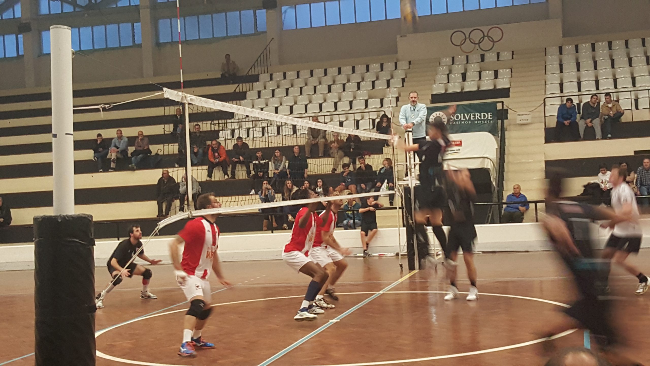 Resumos das jornadas no voleibol da Académica de Espinho