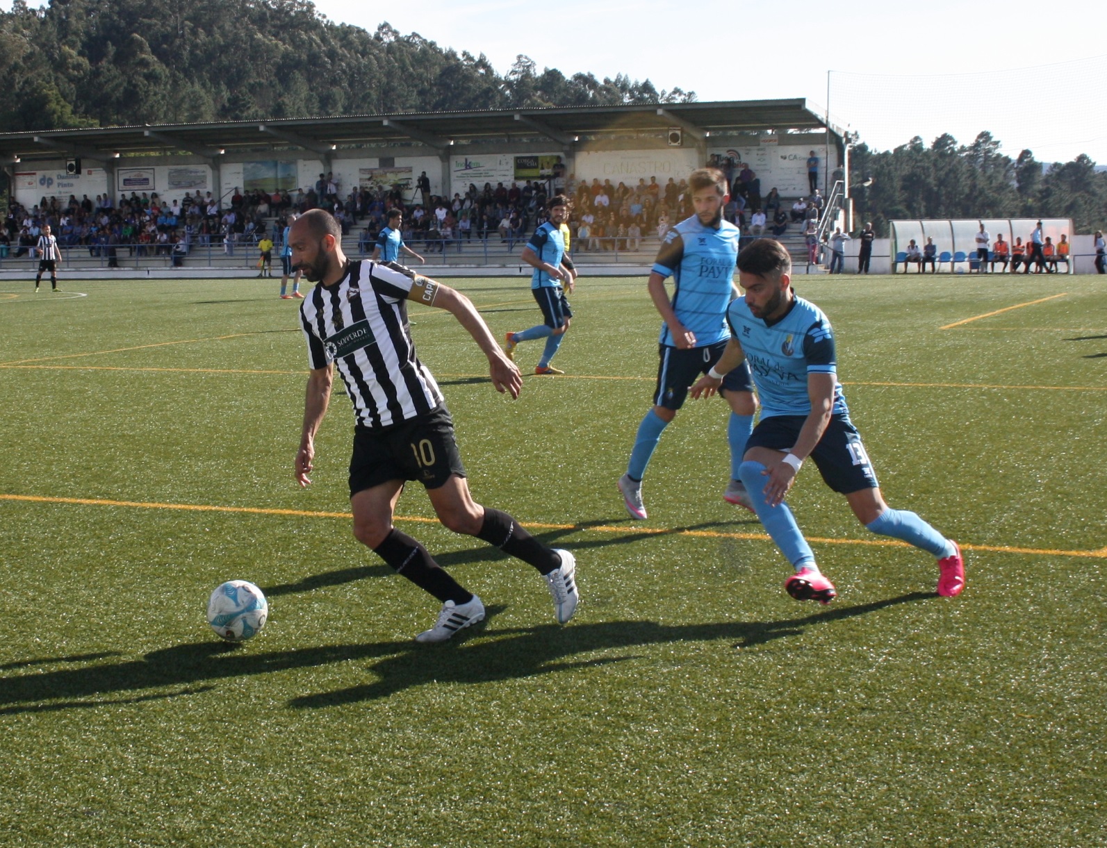 SC Espinho arrasa Paivense e pressiona RD Águeda