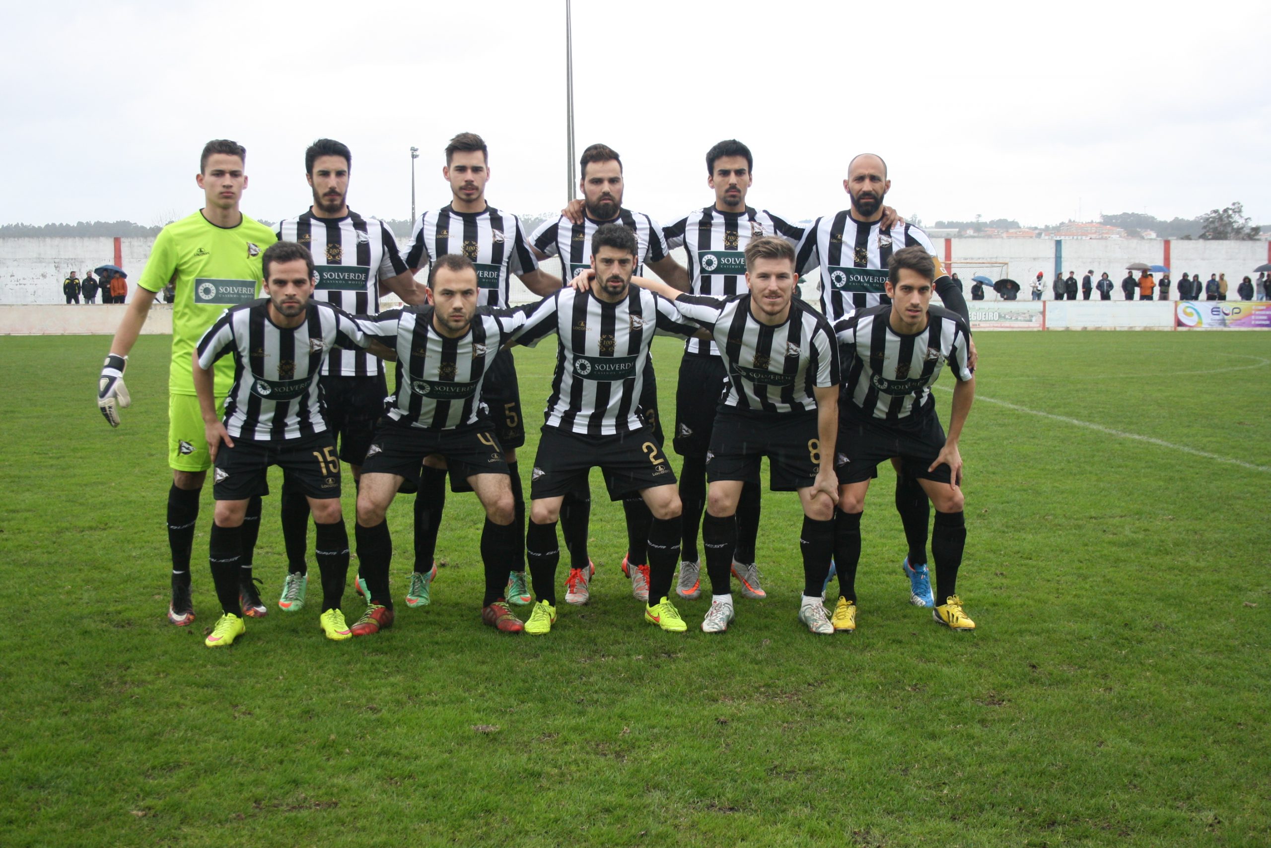 Futebol: Sp. Espinho escorrega em Esmoriz
