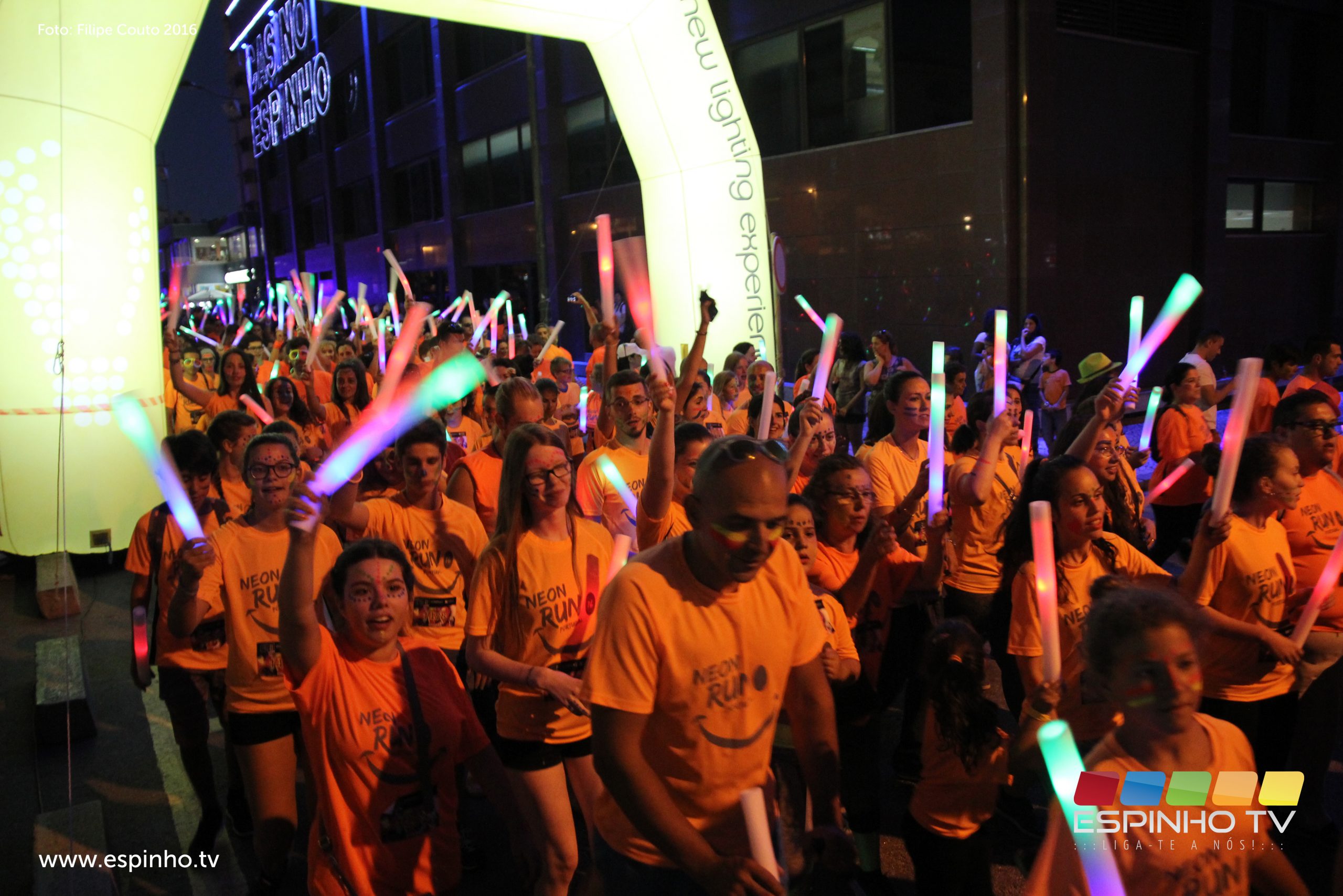 Neon Run coloriu a cidade de Espinho