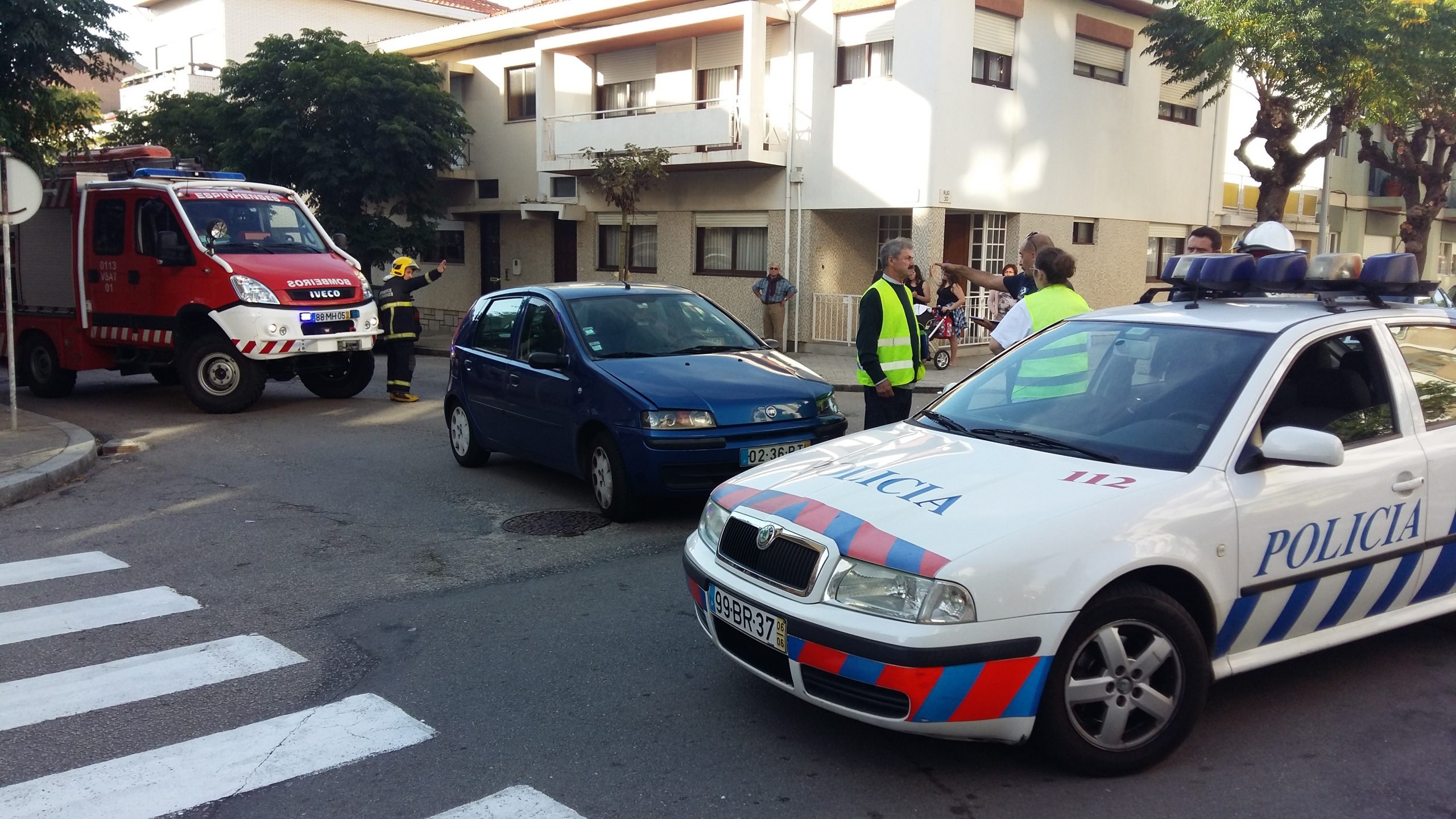 Acidente no cruzamento R33/R30