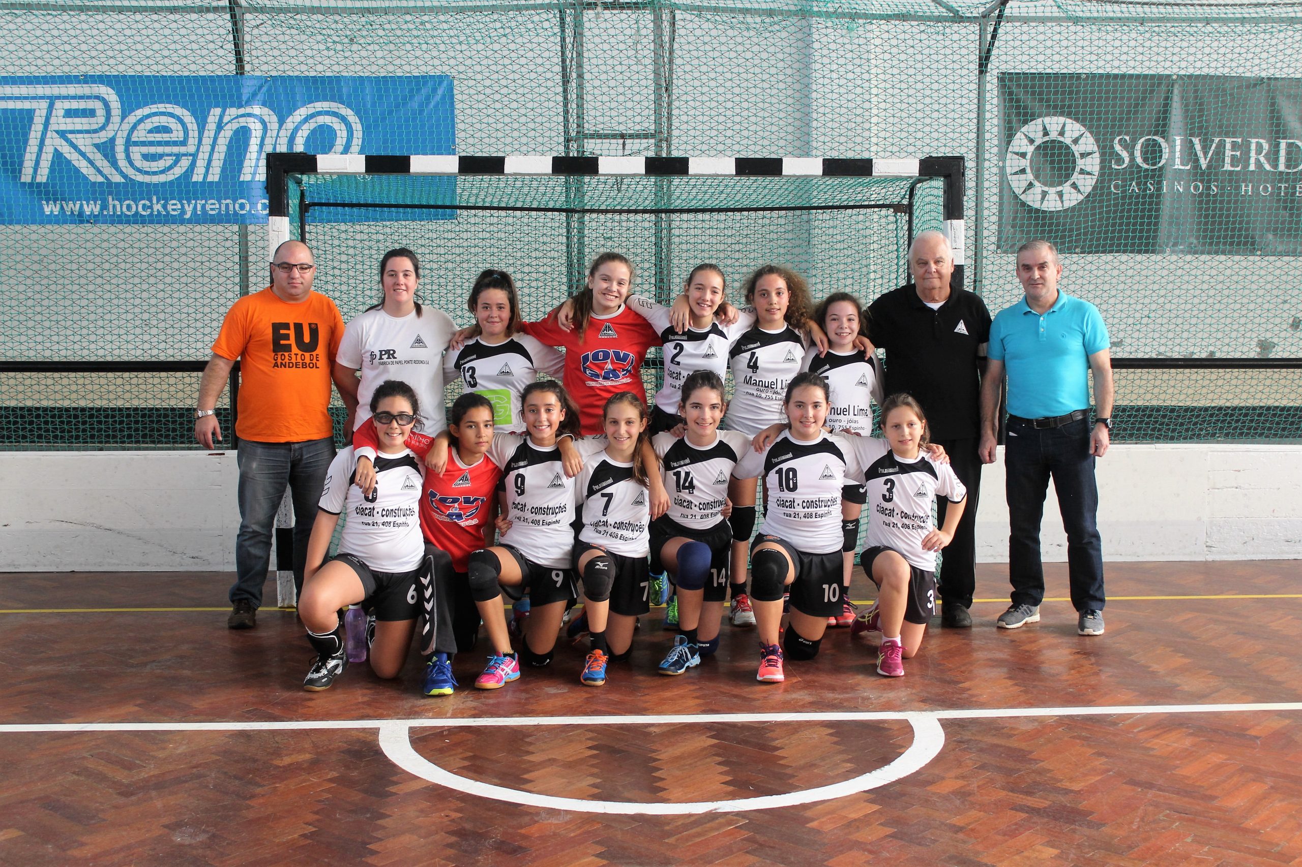 Andebol AAE: Infantis estreiam-se com derrota… e iniciadas obrigadas a disputarem leguilha