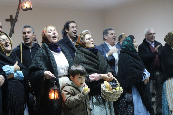 Cantou-se ao Meninos Jesus e as Janeiras em Paramos