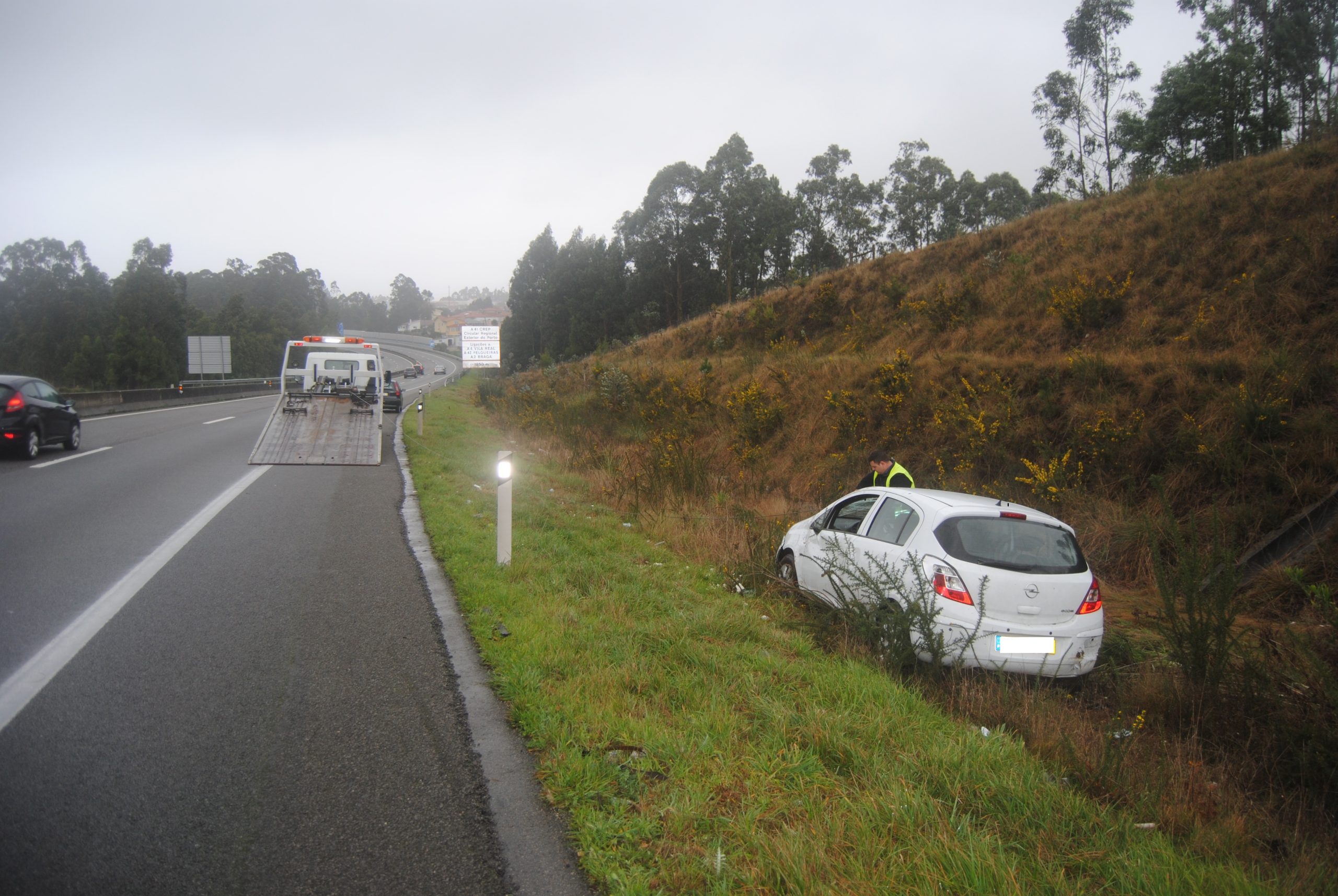 Acidente aparatoso na A29 condiciona trânsito