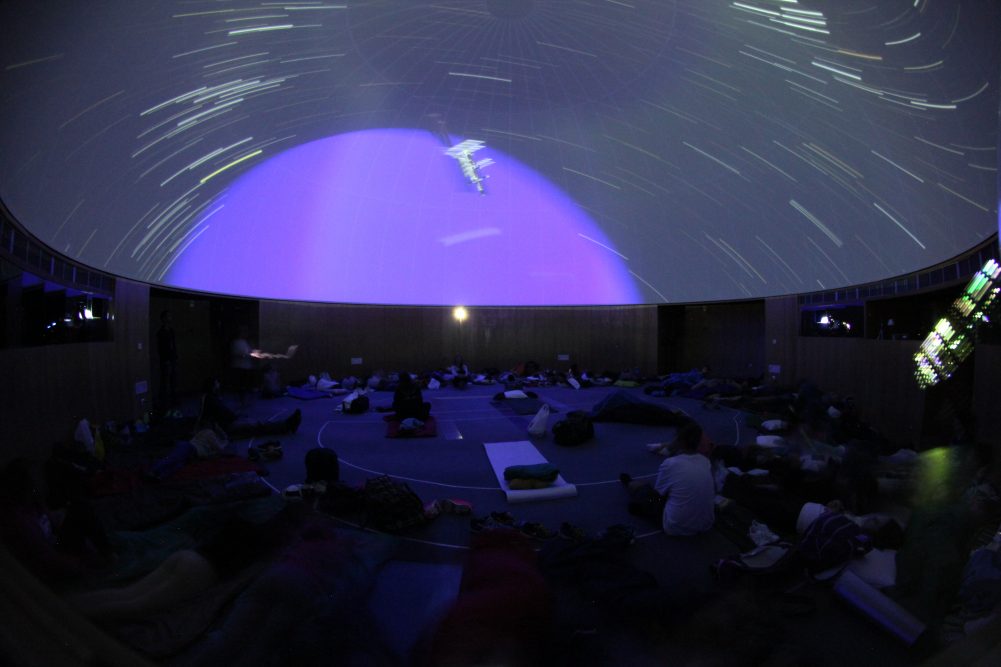 40 jovens acamparam no Planetário de Espinho