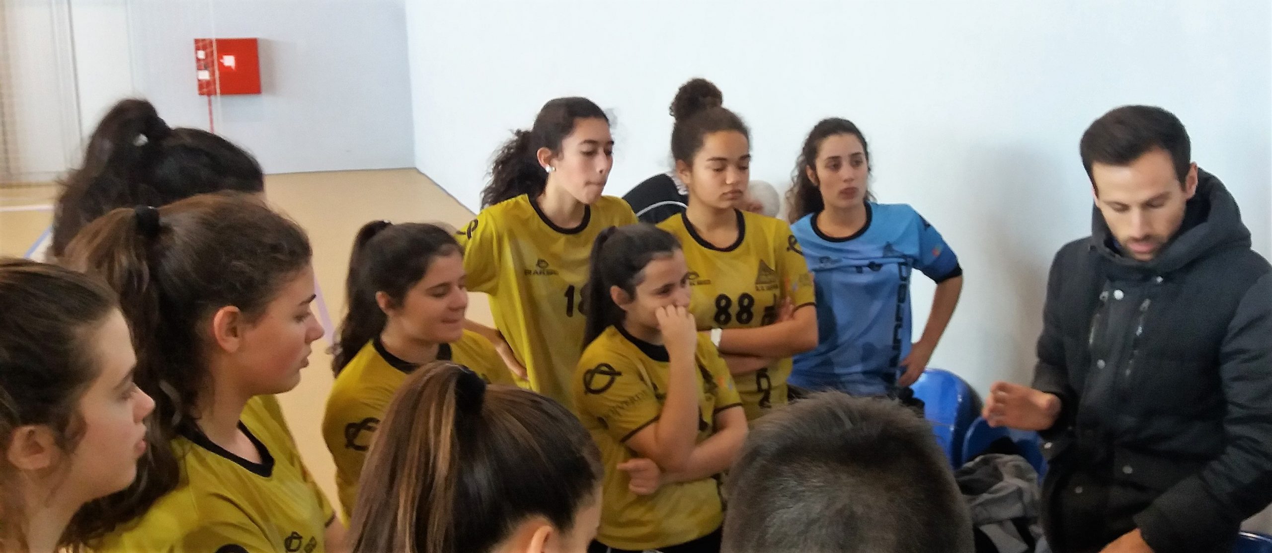 Andebol AAE: Juvenis chegam ao 1º lugar