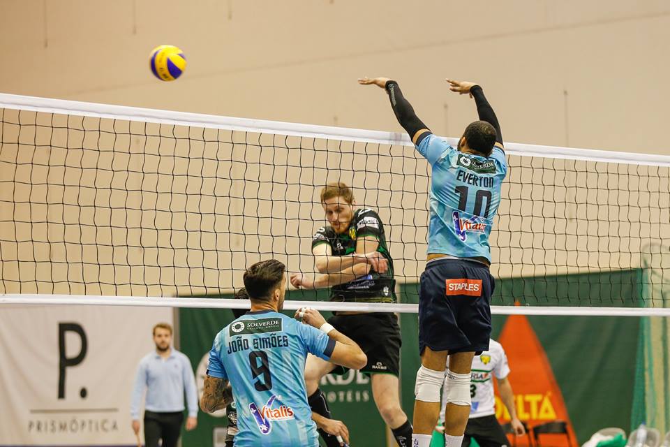 Voleibol SCE: Tigres firmes no 2º lugar