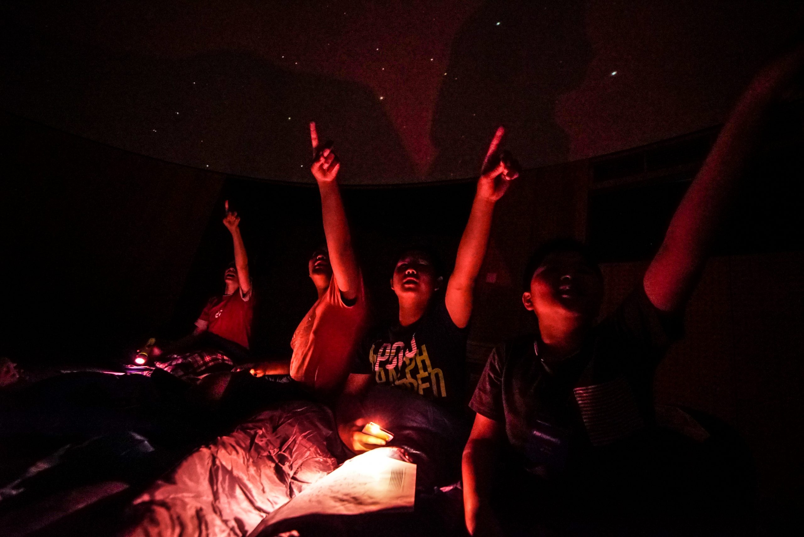 Dezenas de jovens Acamparam no Planetário de Espinho