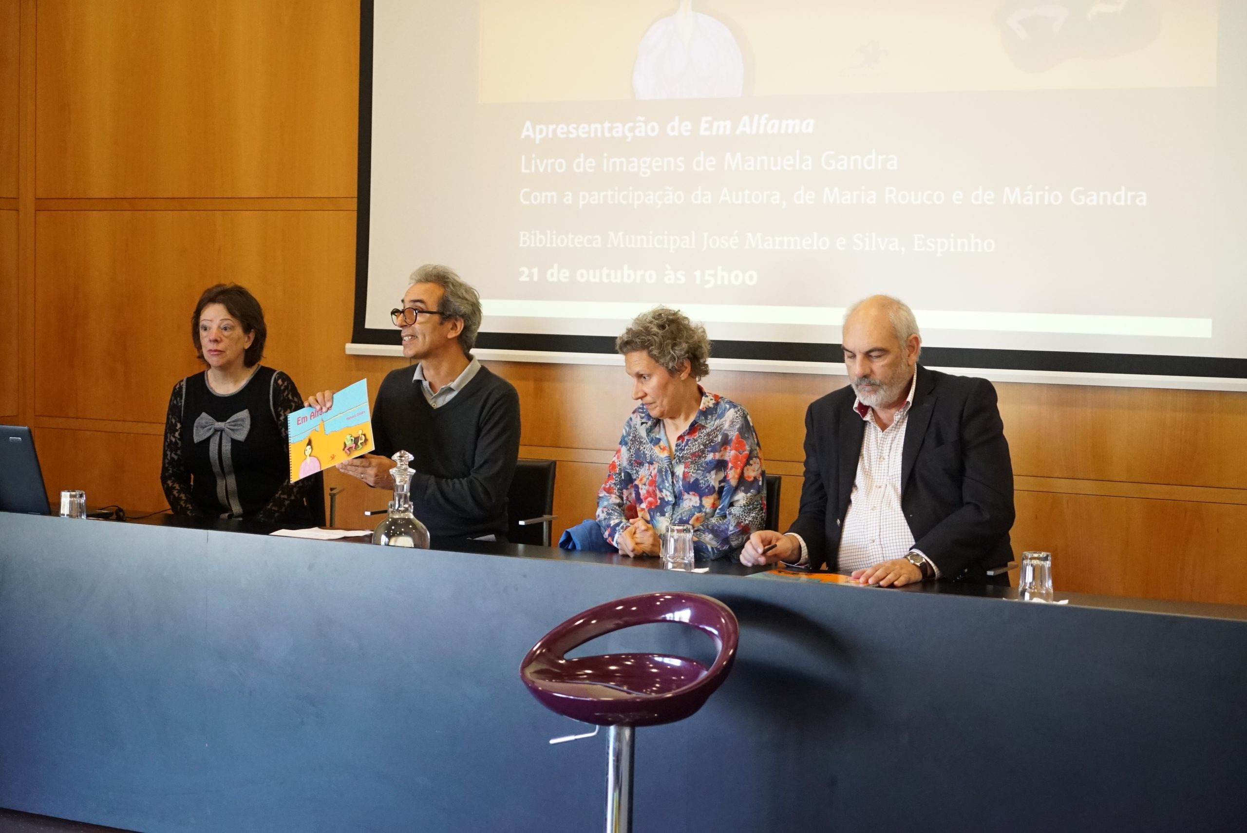 Apresentação do livro “Em Alfama”