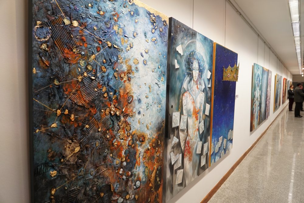 Inaugurada exposição de pintura “Origens” de Sílvia Vale no Multimeios