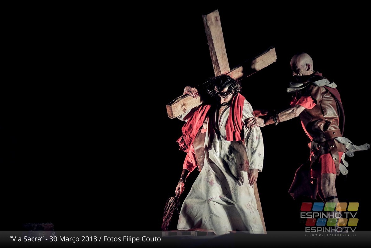 Momentos fortes na encenação da “Via Sacra”