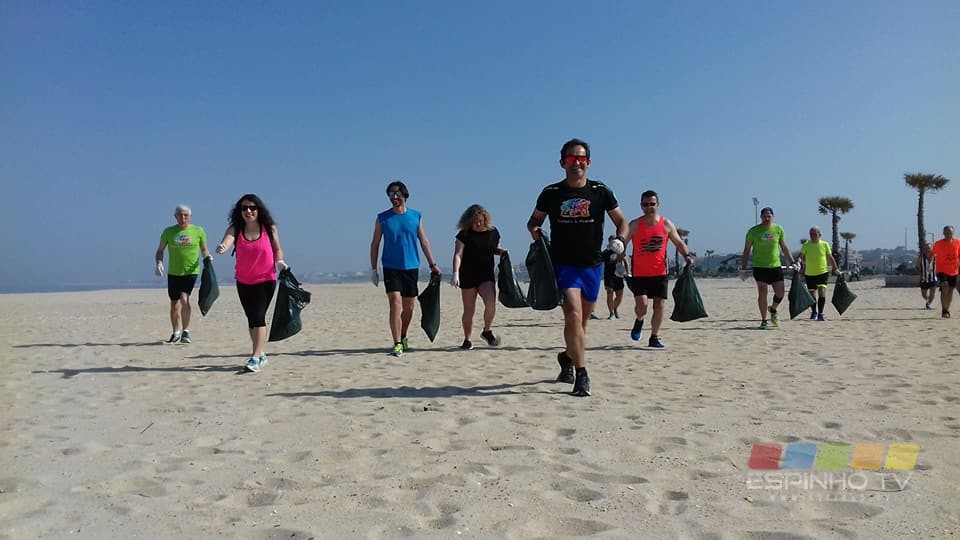 Runners & Friends realizaram acção de plogging nas praias de Espinho