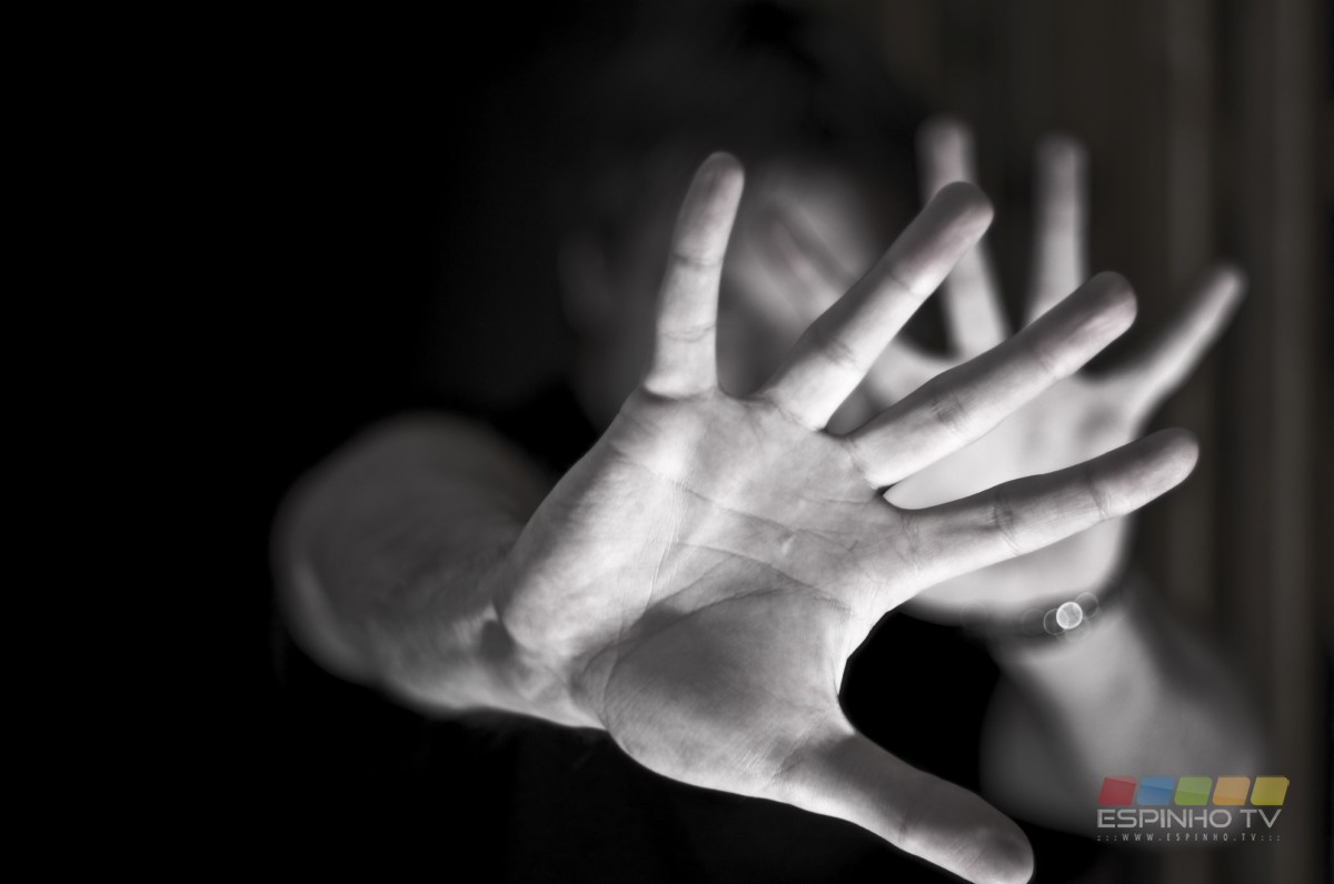 Detipo homem em Espinho por violência doméstica