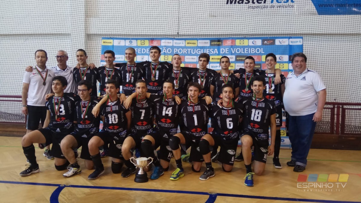 Voleibol AAE: Cadetes Campeão Nacionais