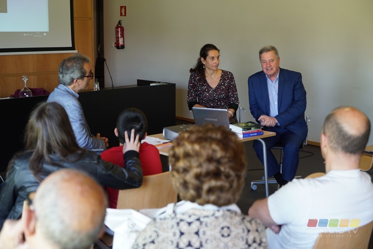 “Pensar a Escrita” com Joana Bértholo na Biblioteca