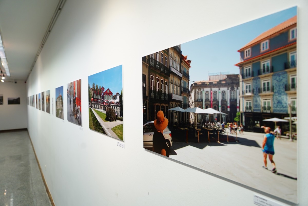 Inaugurada exposição de pintura e fotografia no Multimeios