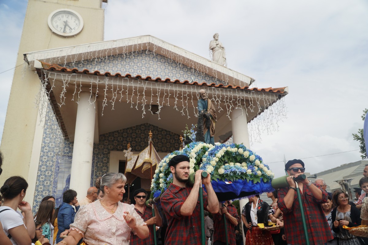 Milhares de pessoas assistiram à Procissão de S. Pedro