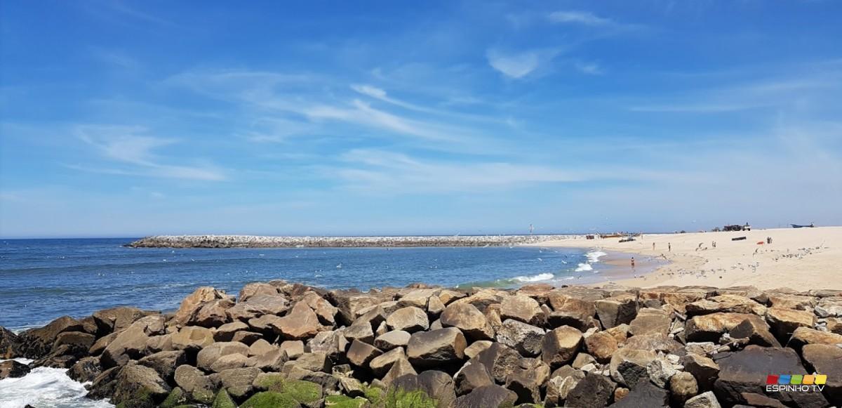 Homem de 44 anos morre na praia do Bairro dos Pescadores