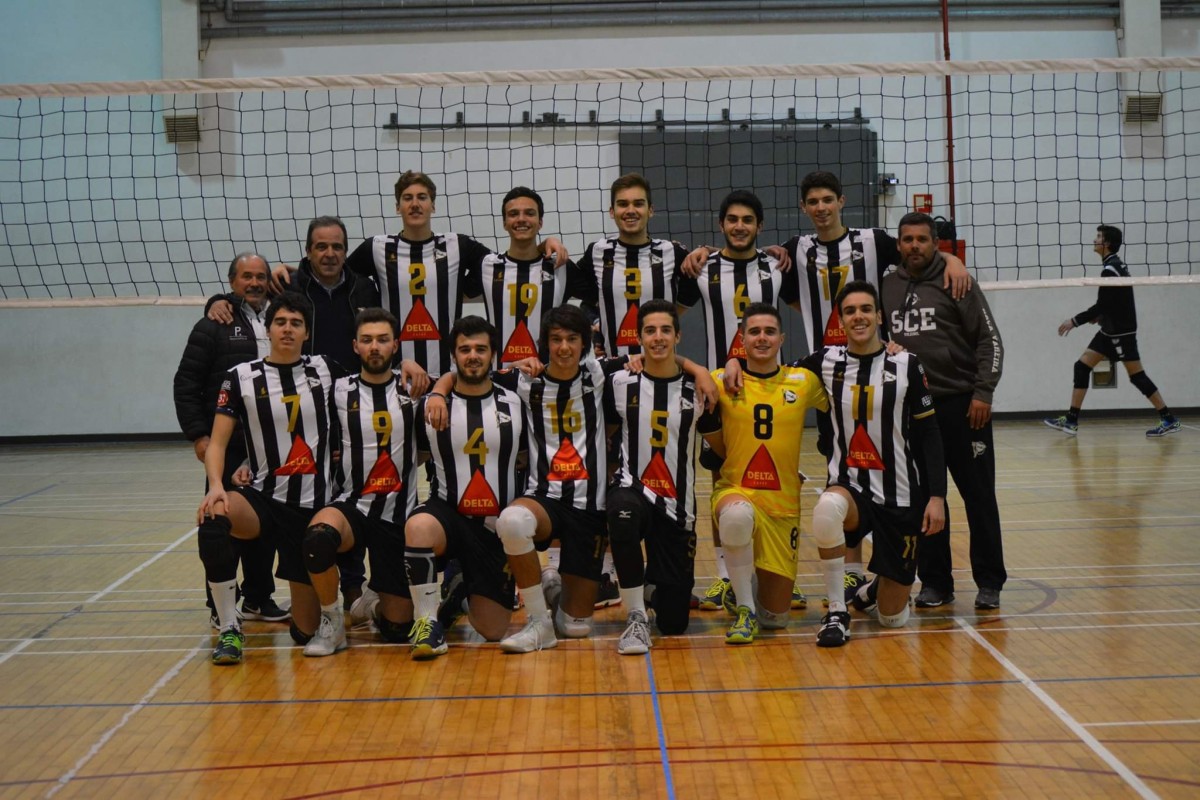 Voleibol SCE: Juniores Masculinos conquistam o Bi Campeonato!