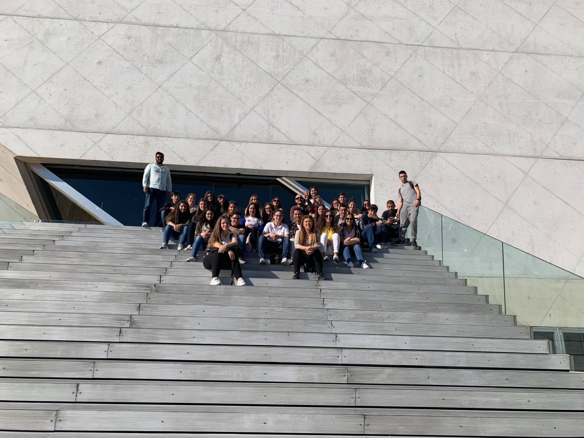 Alunos da AEMGA de Comunicação visitaram exposição de Joana Vasconcelos