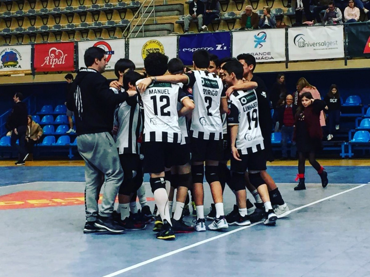 Voleibol: Iniciados do SCE vencem a vizinha AAE