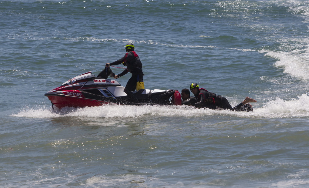 Simulacro realizado na praia da baía