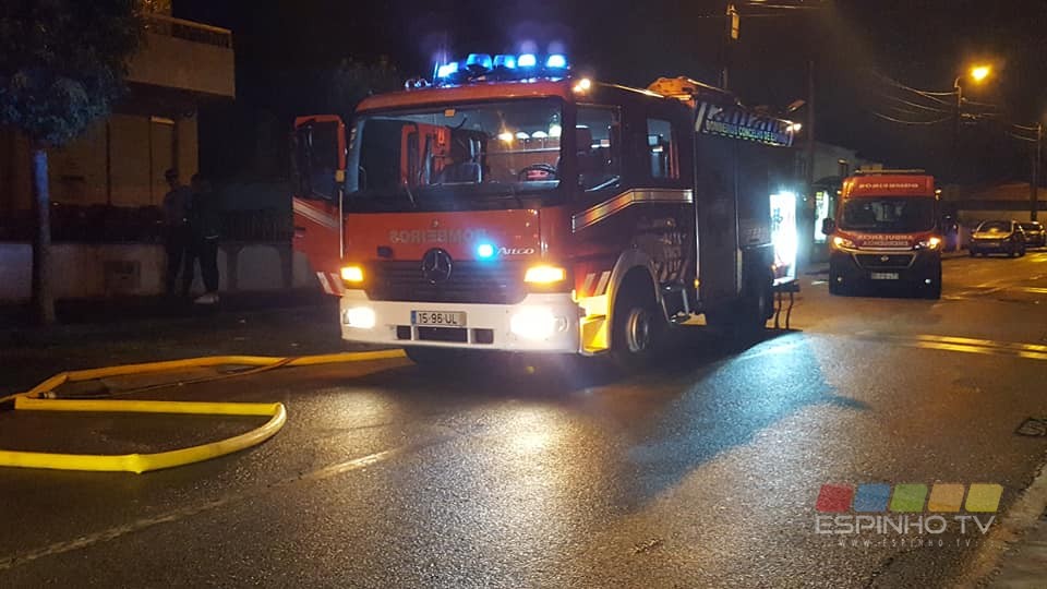 Incêndio numa padaria em Paramos