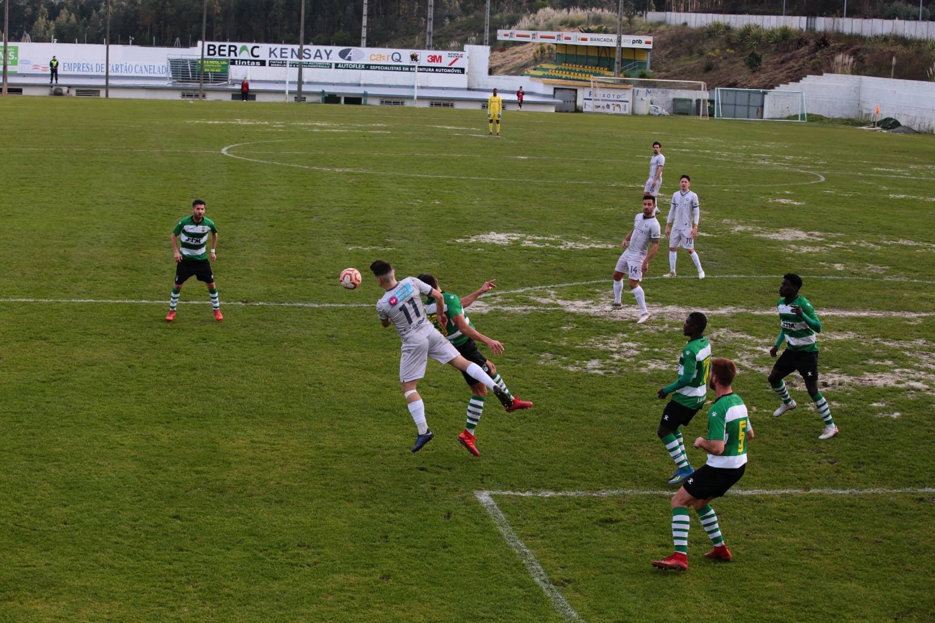 Futebol: SC Espinho perde frente ao Leça FC