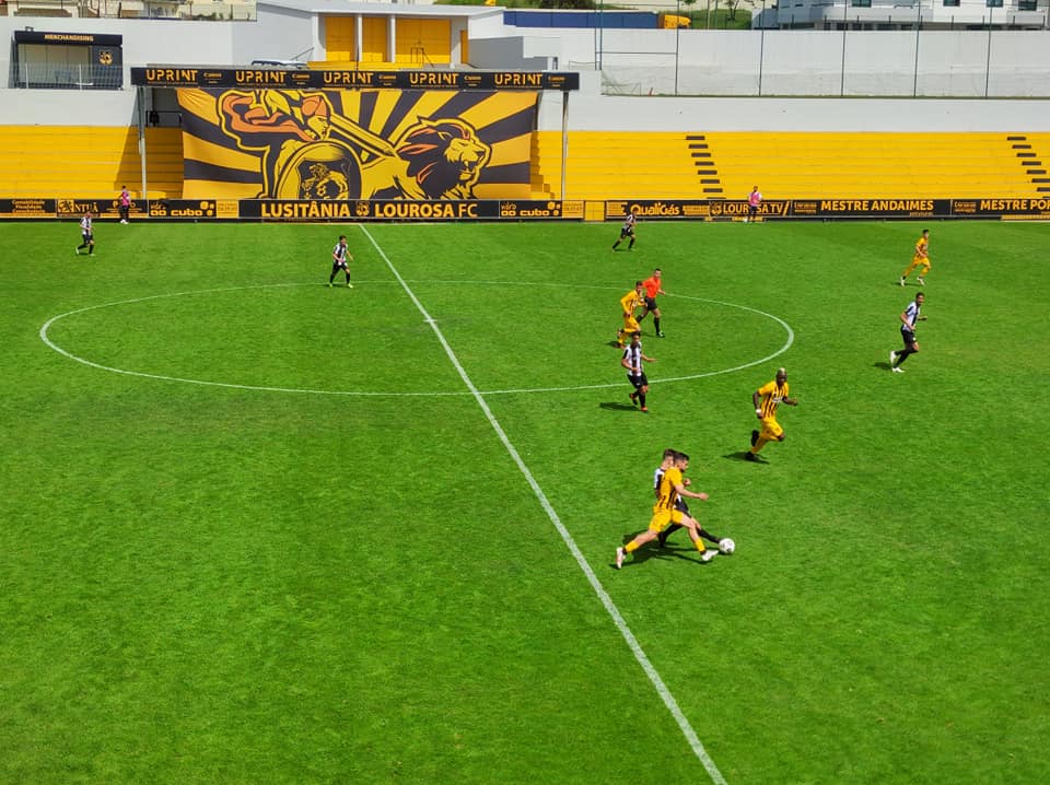 Futebol: SC Espinho vence o Lourosa