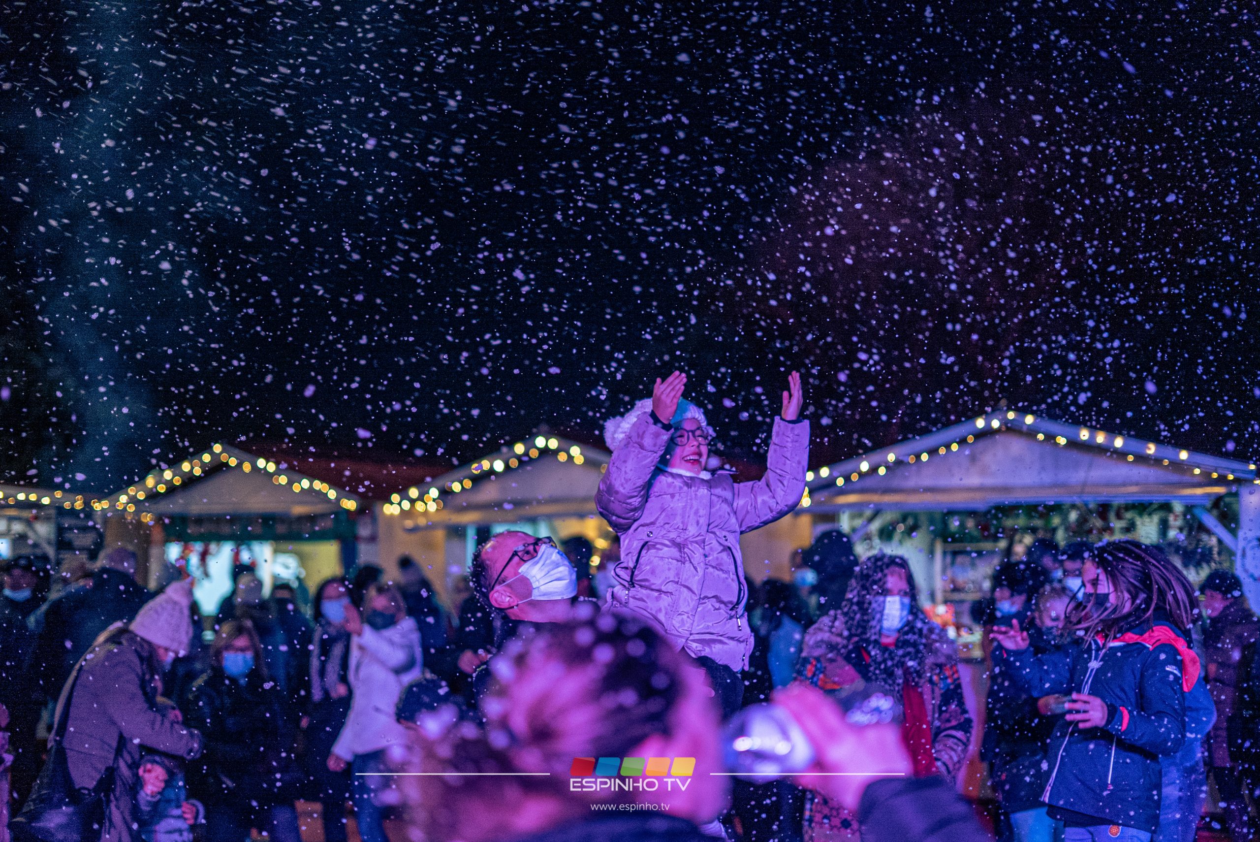 Natal > Noite mágica com direito a neve e boa música