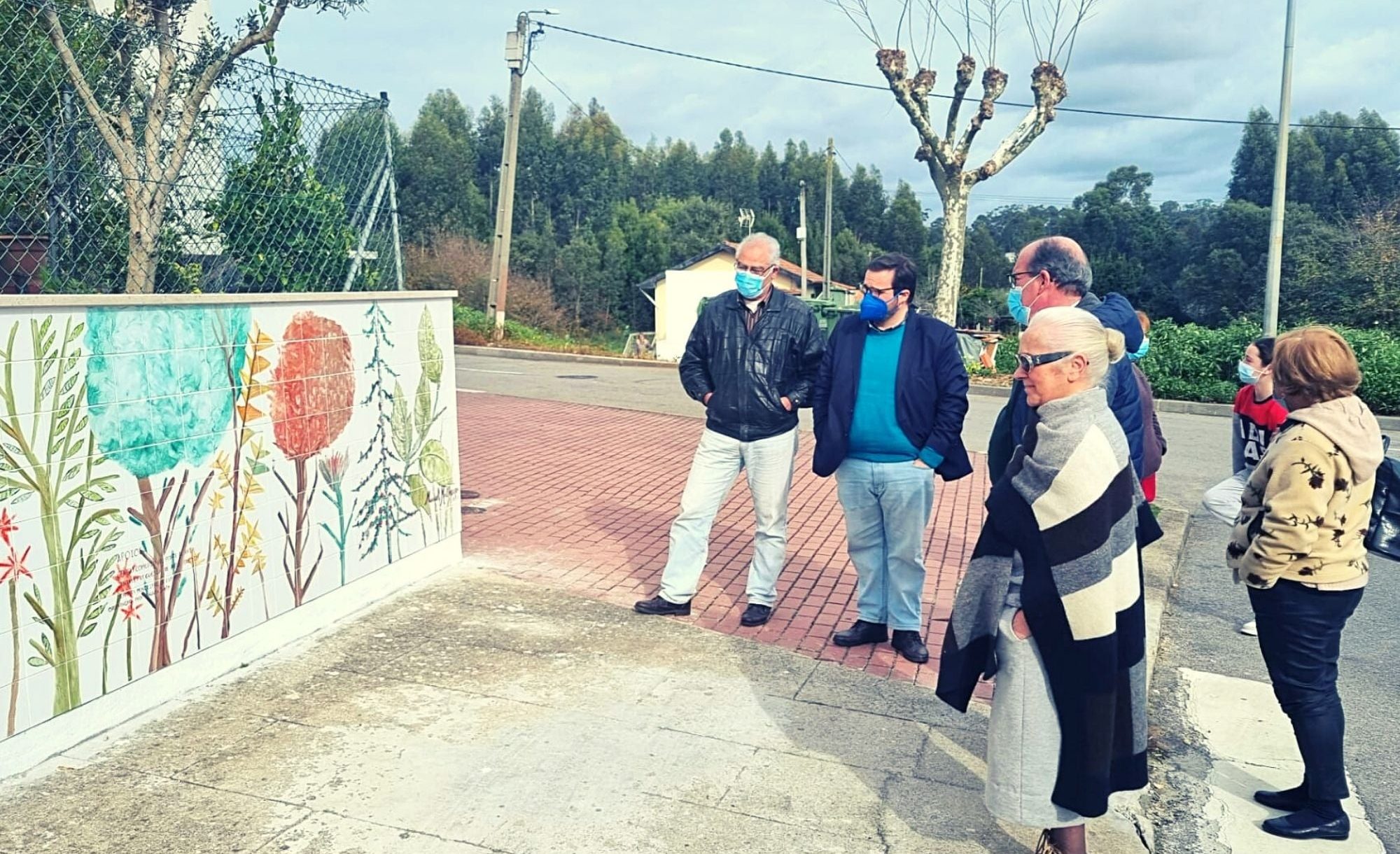 Inaugurado mural de azulejos pintado à mão no Bairro da Ponte de Anta