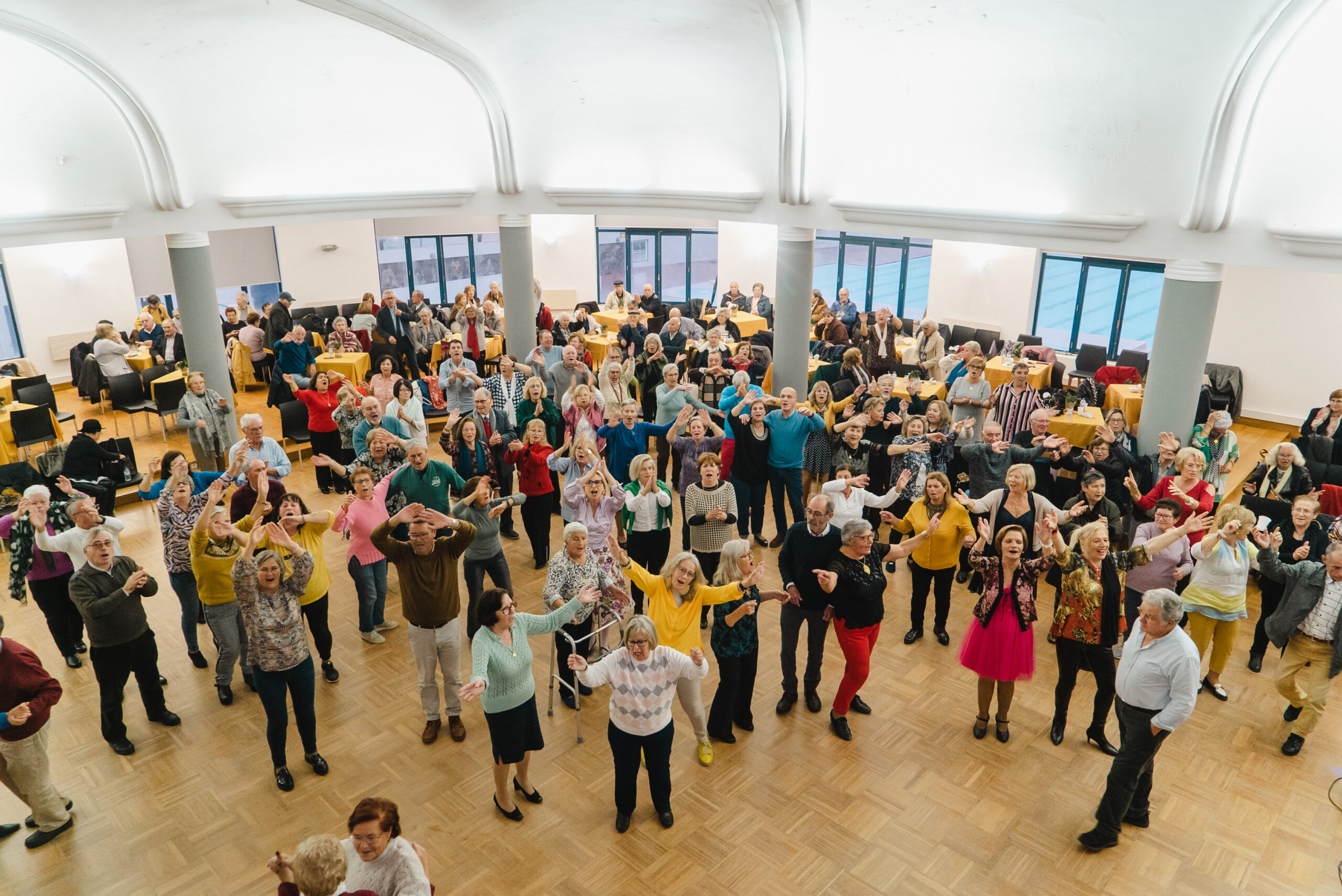 Baile sénior de S. Martinho animou tarde de domingo