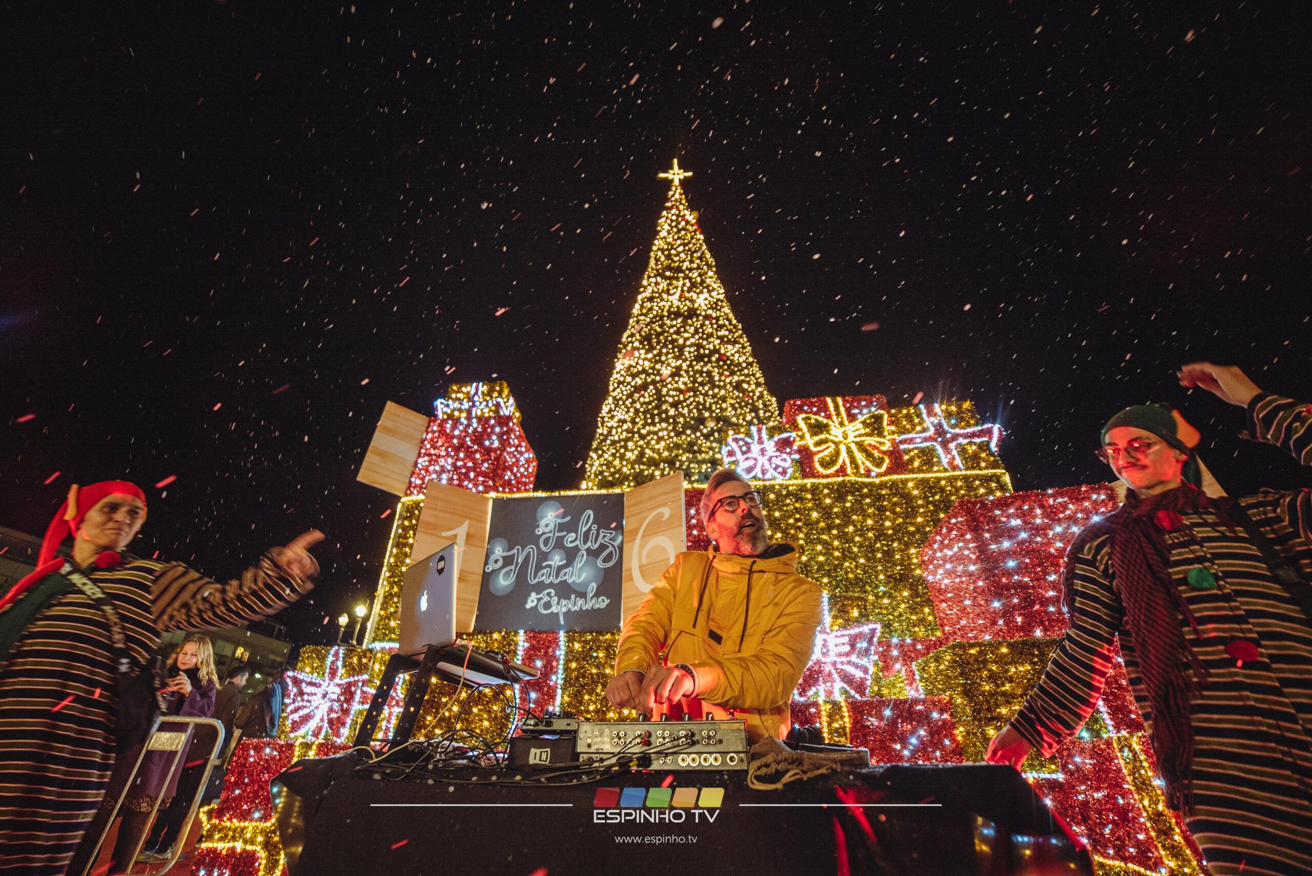 DJ Se7en animou a noite no Mercadinho de Natal