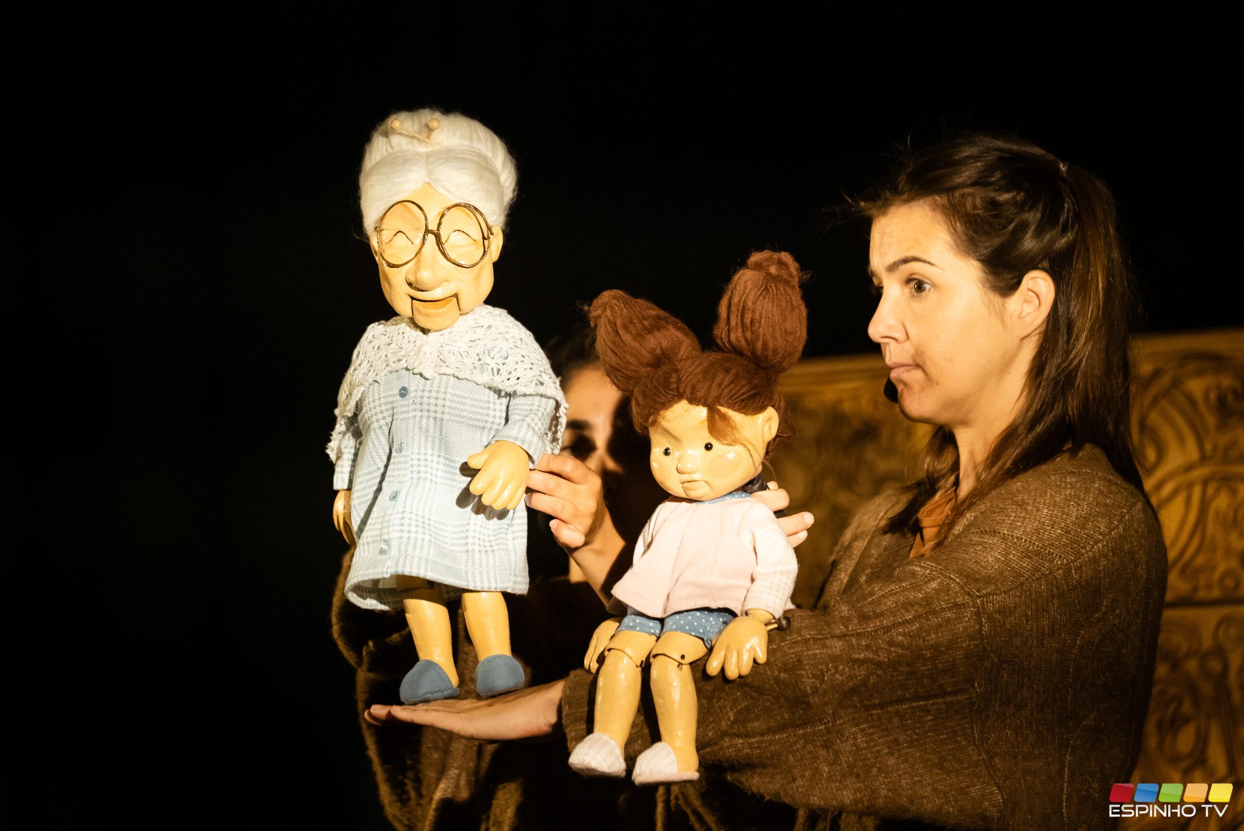 Mar-Marionetas viaja por um mundo escondido numa caixa de costura