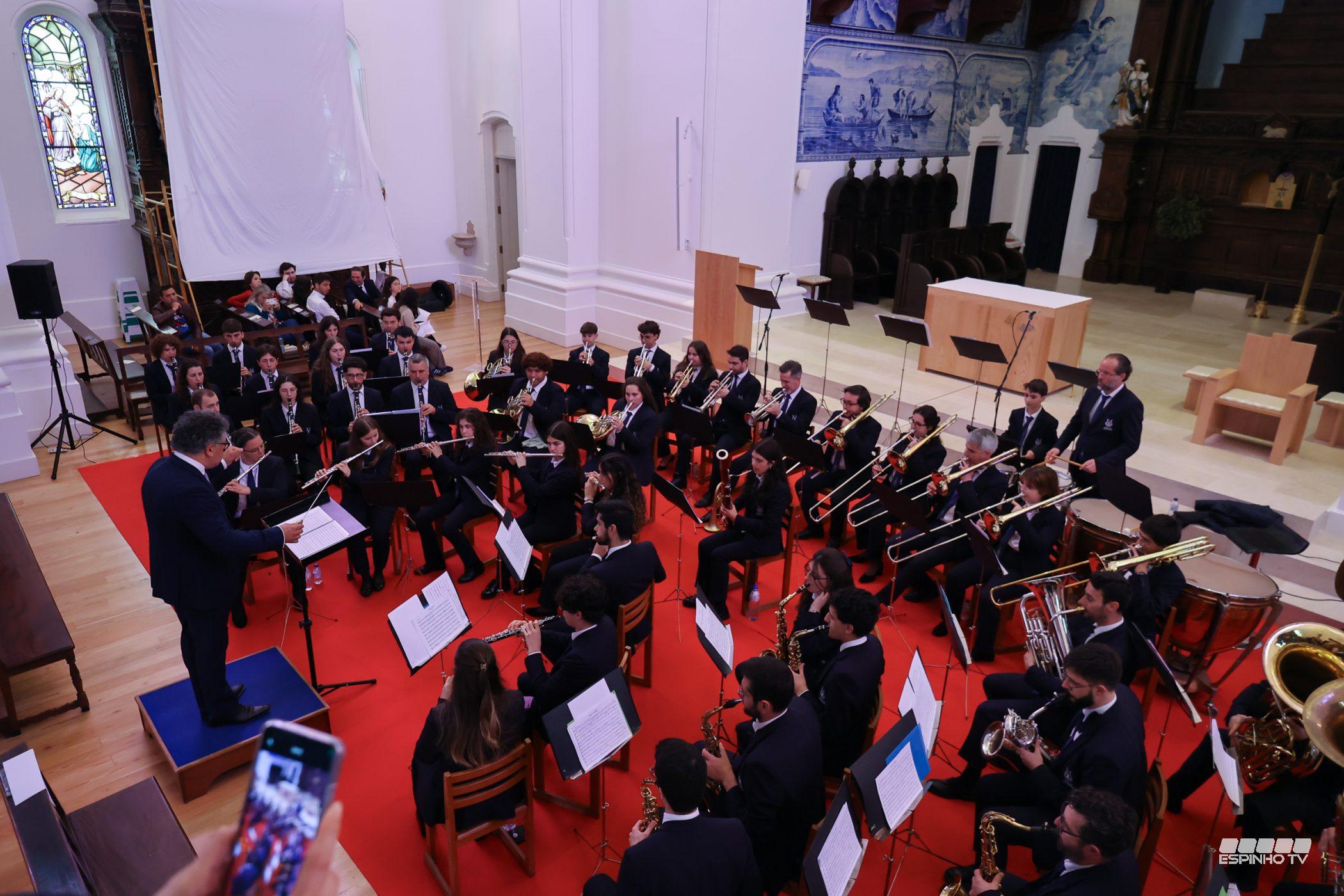 “Os Passos de Cristo” uniu música e fé na Igreja Matriz de Espinho
