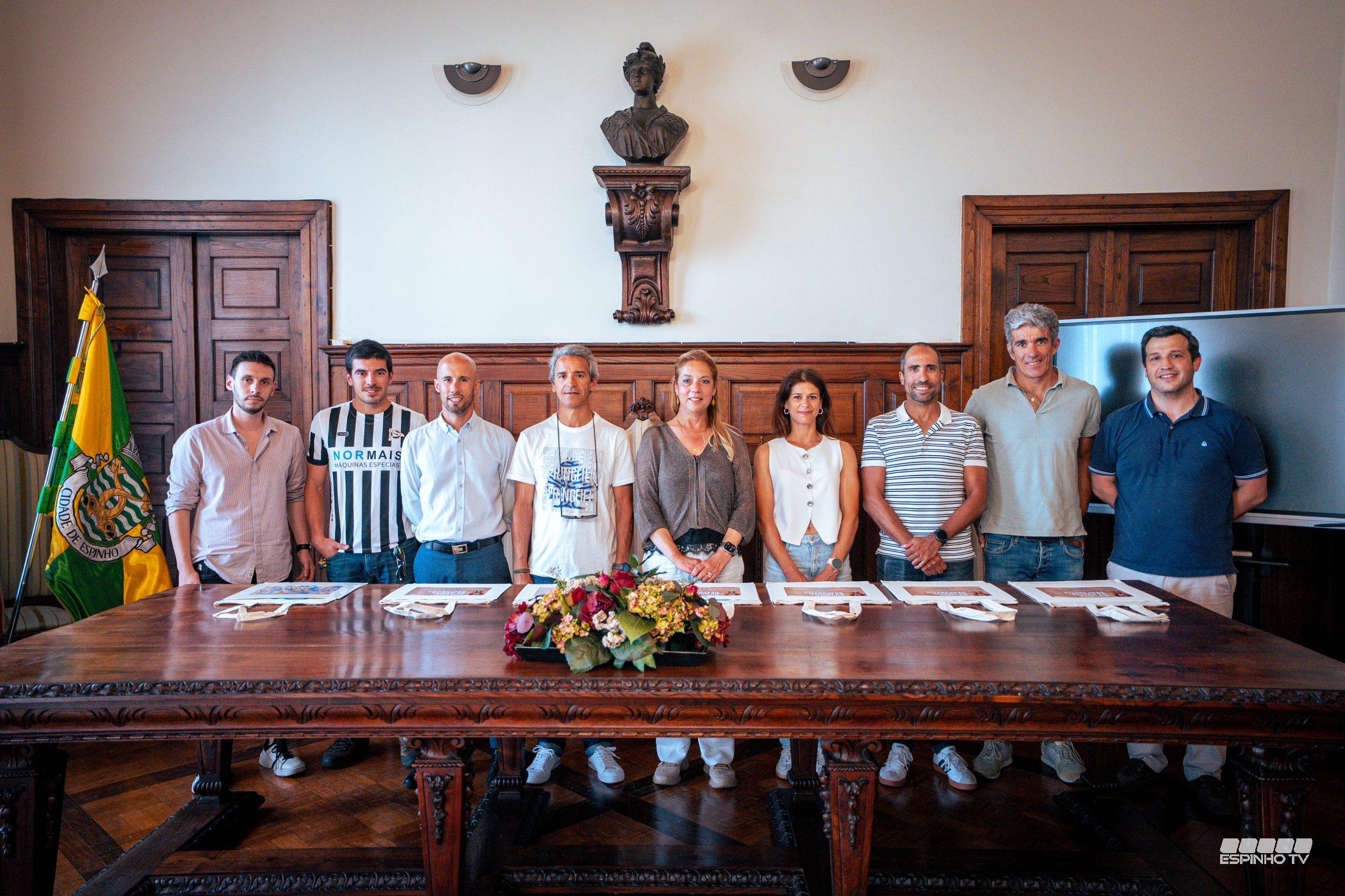 Câmara Municipal homenageia campeões de triatlo do Sporting Clube de Espinho