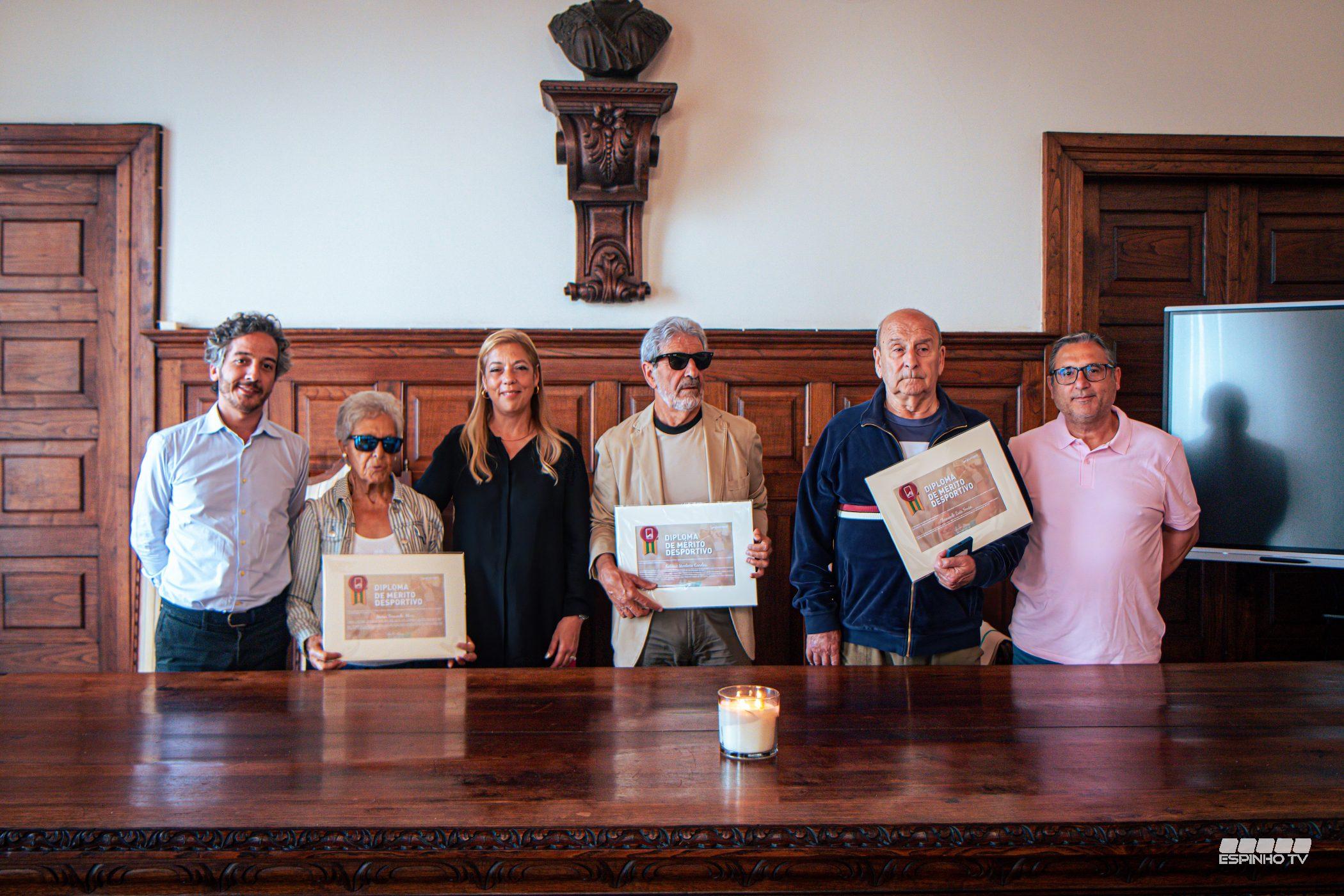 Município de Espinho homenageia atletas Masters da natação com Diploma de Mérito Desportivo