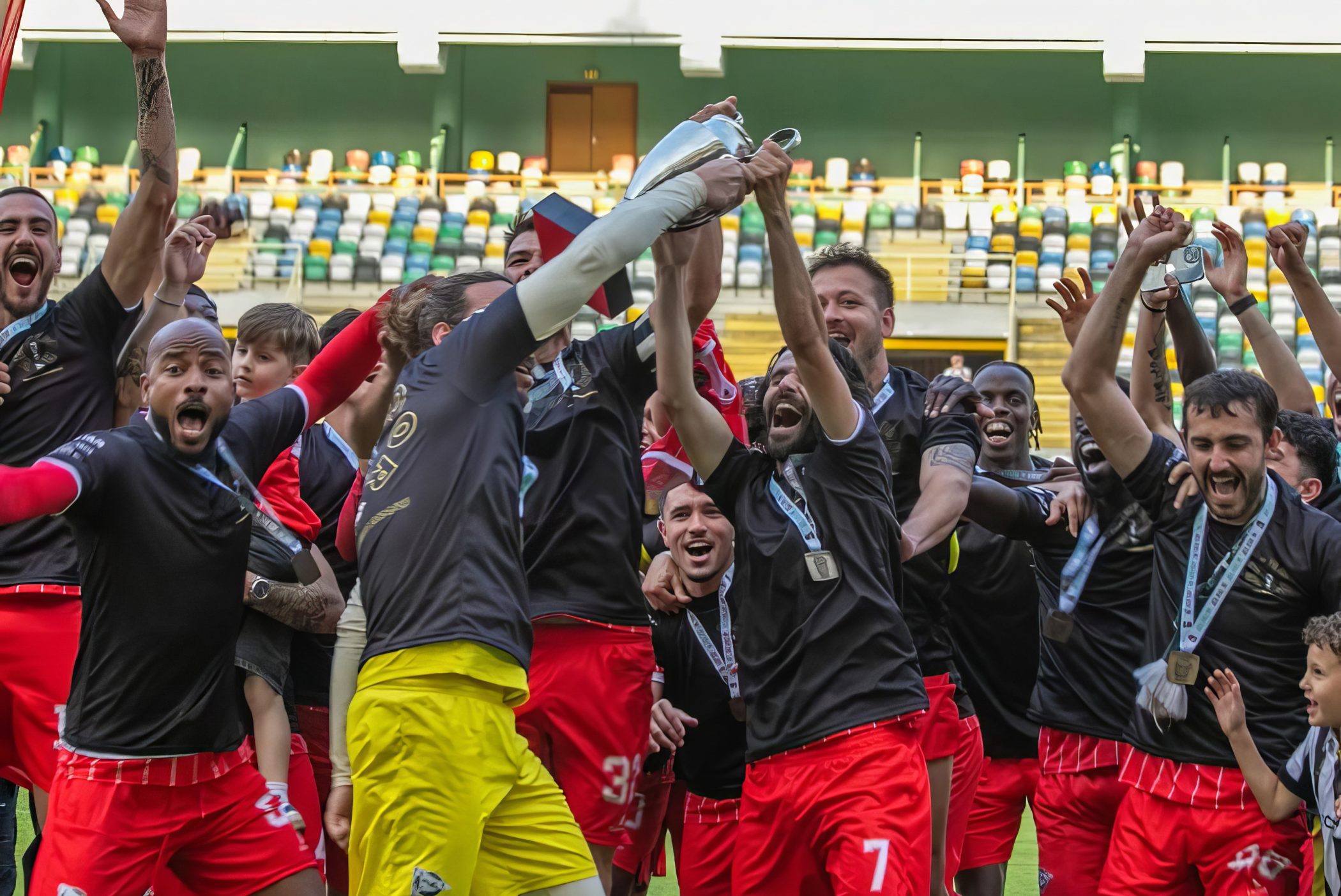 Sporting Clube de Espinho conquista a Taça Pecol com reviravolta emocionante
