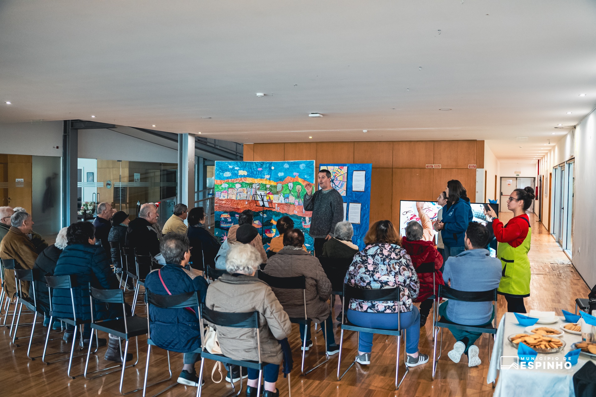 Painel coletivo sobre a Arte-Xávega apresentado no Museu Municipal de Espinho