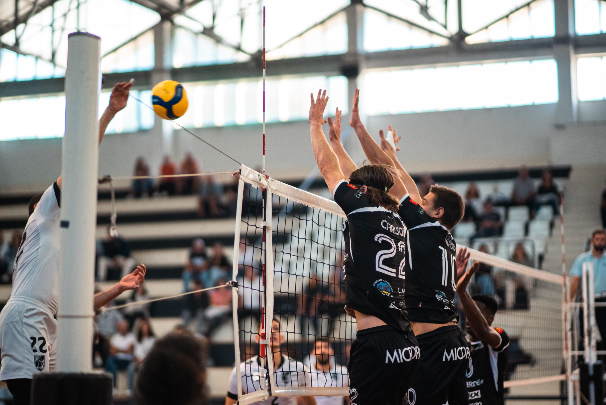 Torneios de voleibol com a participação dos Conquistadores - Vitória Sport  Clube