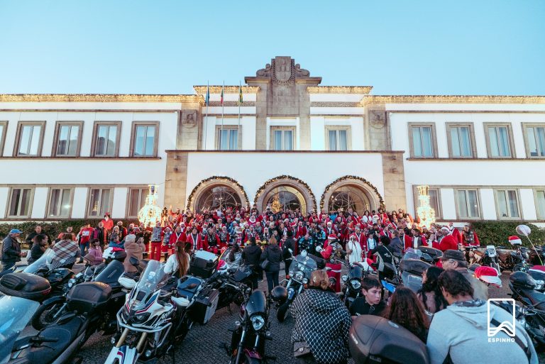 Pais Natal Motadrds desfilaram pelas ruas de Espinho